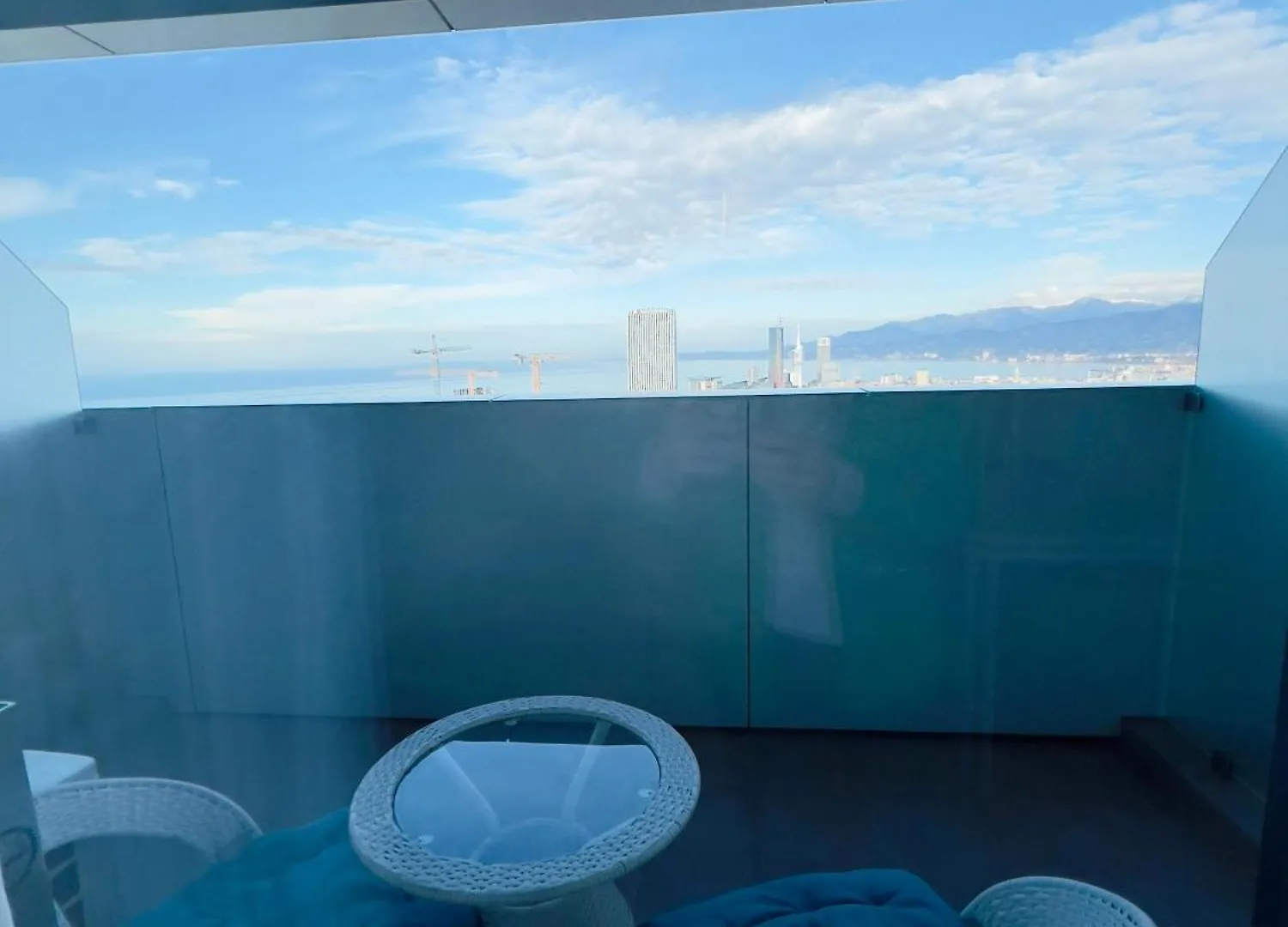 Mountain & Sea View Studio At Alliance Batumi 0*,  Gruzie