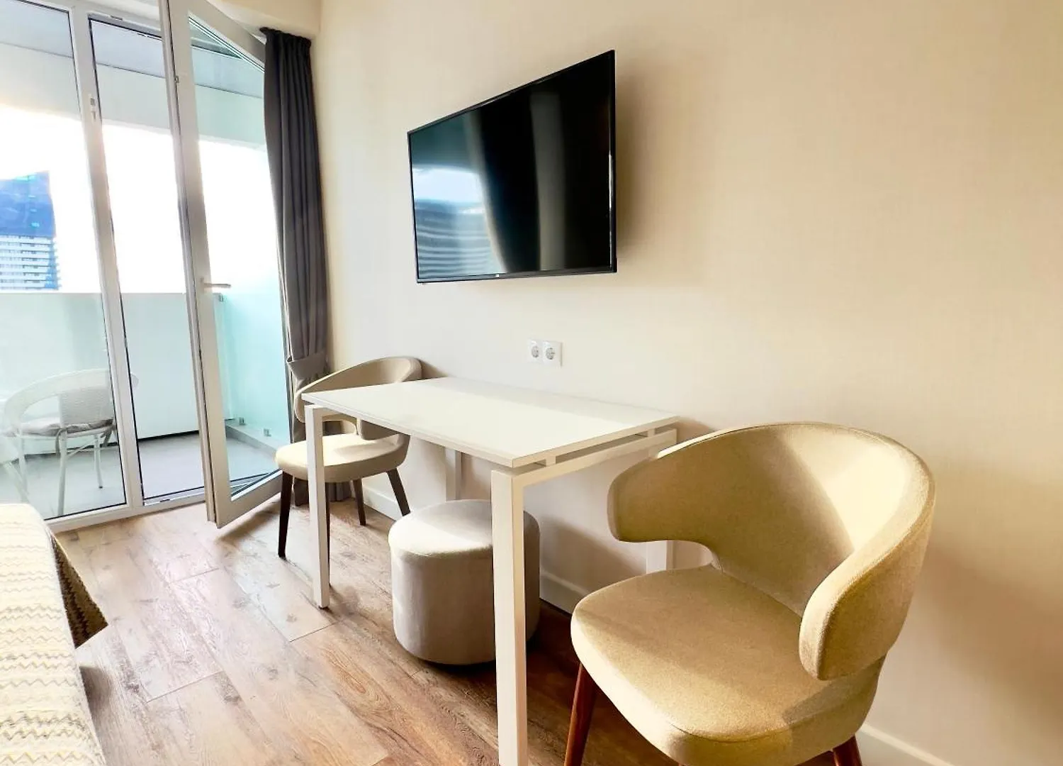 Mountain & Sea View Studio At Alliance Batumi 0*,