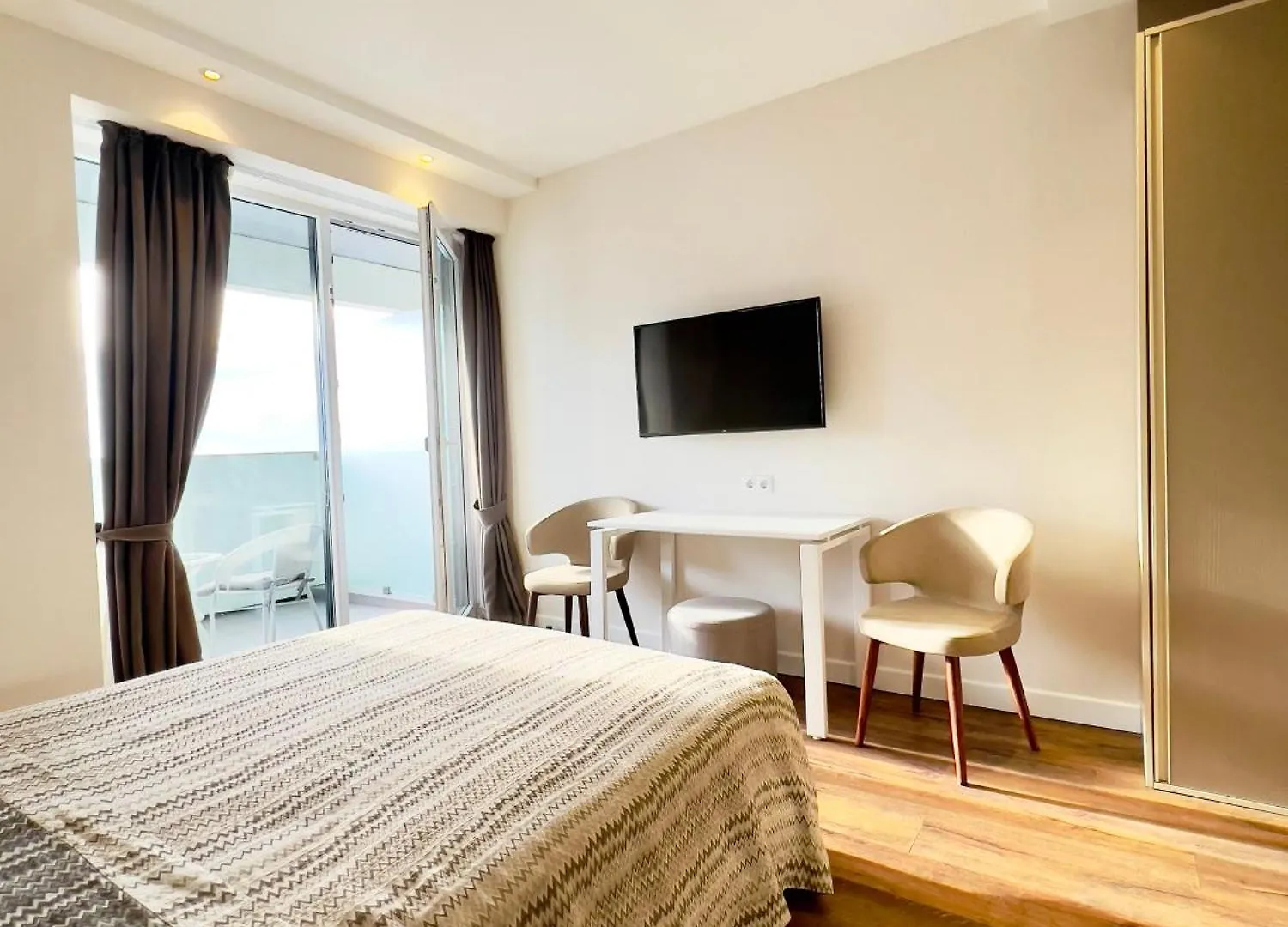 Apartment Mountain & Sea View Studio At Alliance Batumi